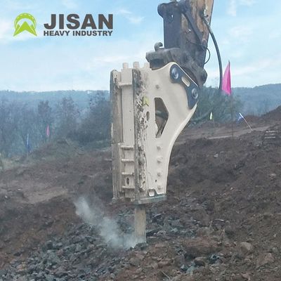 Casse-roche hydraulique avec une pression de fonctionnement de 160 à 180 kg/cm2 et un débit d'huile de 150 à 190 l/min et un taux d'impact de 350 à 500 bpm pour les excavatrices